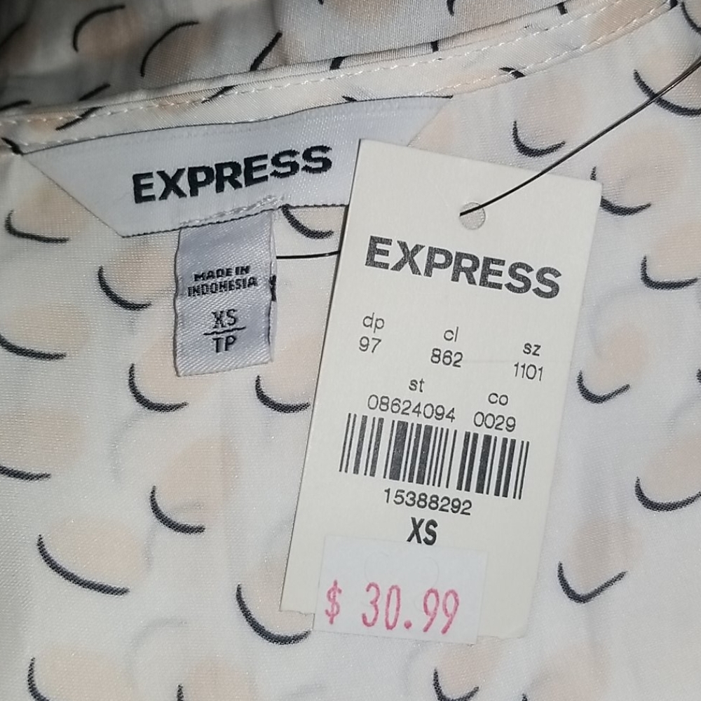 NWT Express Faux wrap blouse - Picture 6 of 7